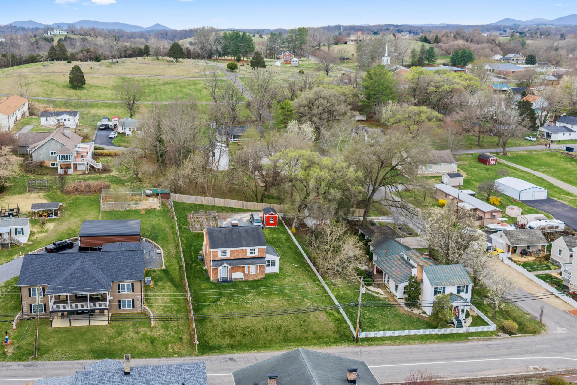 209 E Main ST - Photo 3