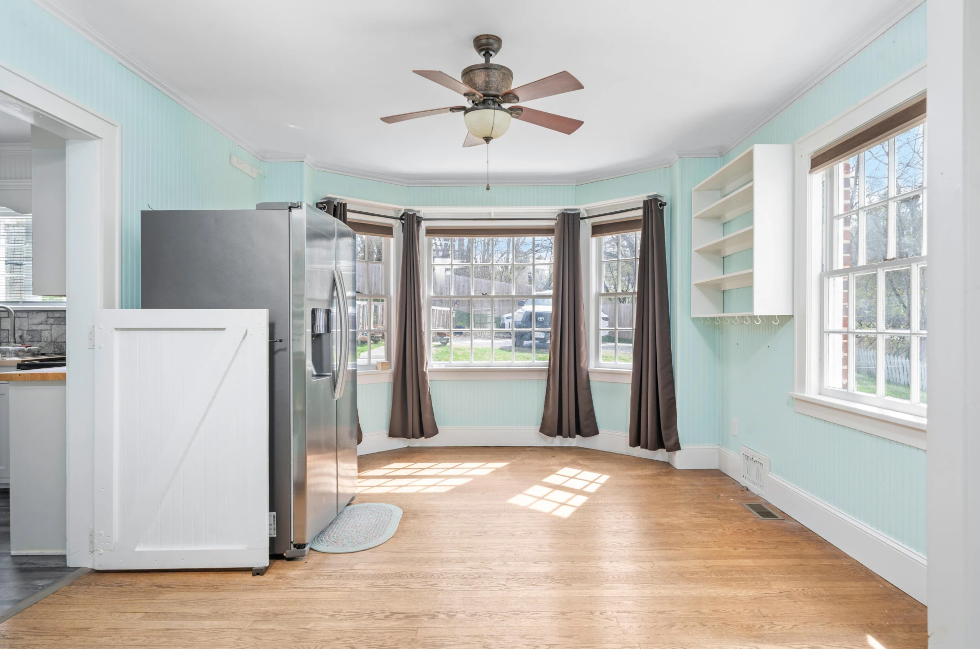 209 E Main ST - Photo 9