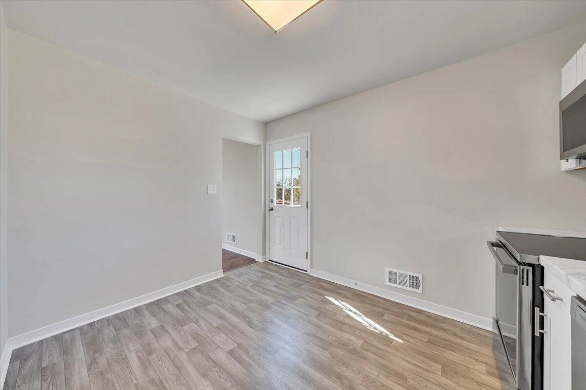 4117 Kentucky AVE NW - Photo 13
