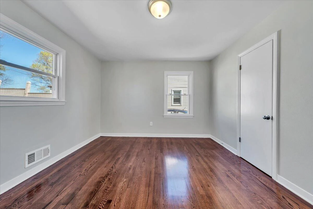 4117 Kentucky AVE NW - Photo 18