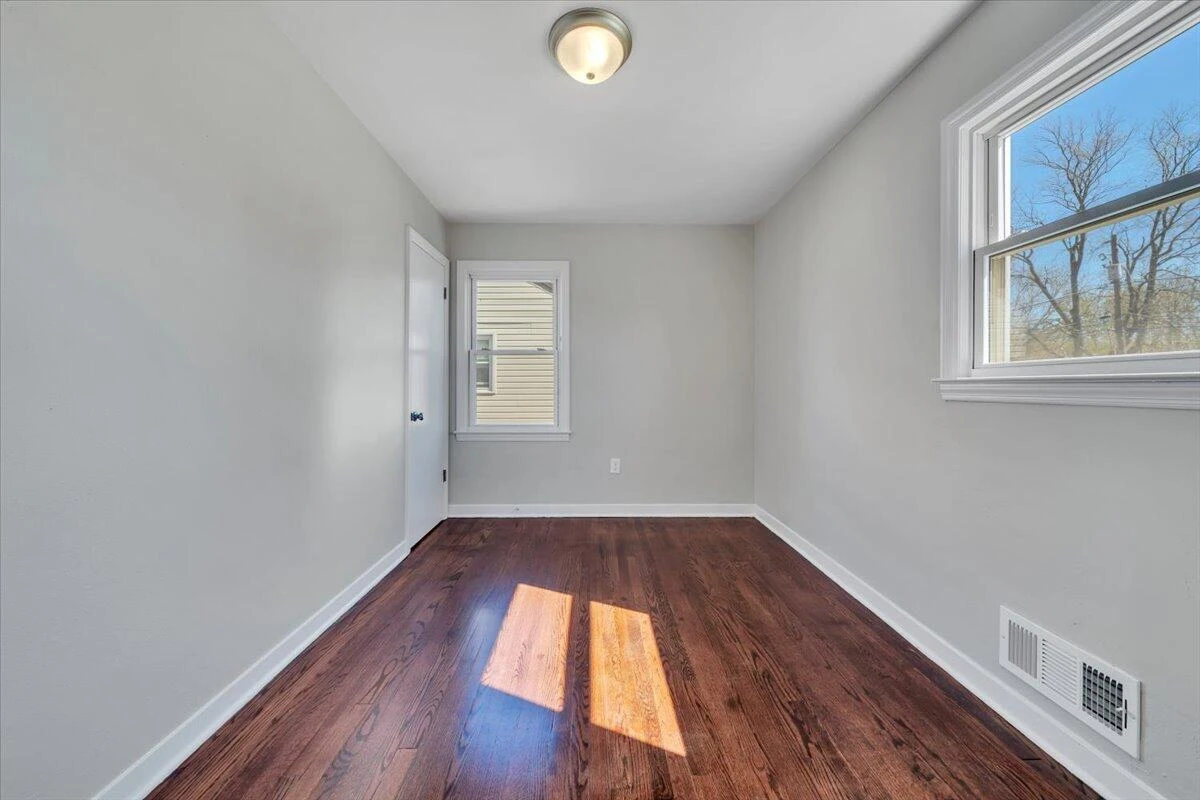 4117 Kentucky AVE NW - Photo 20