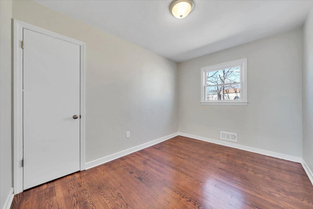 4117 Kentucky AVE NW - Photo 21