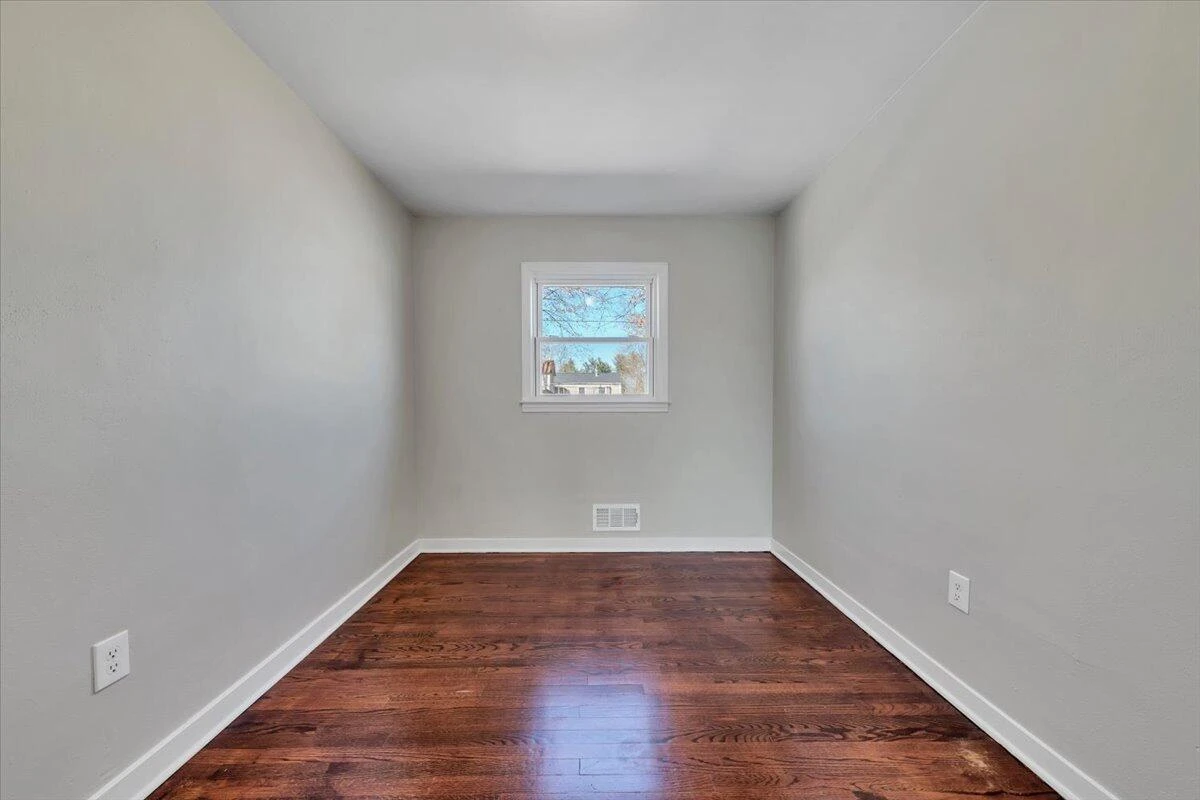 4117 Kentucky AVE NW - Photo 22