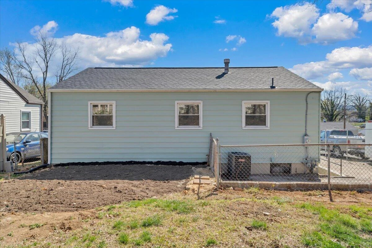 4117 Kentucky AVE NW - Photo 26