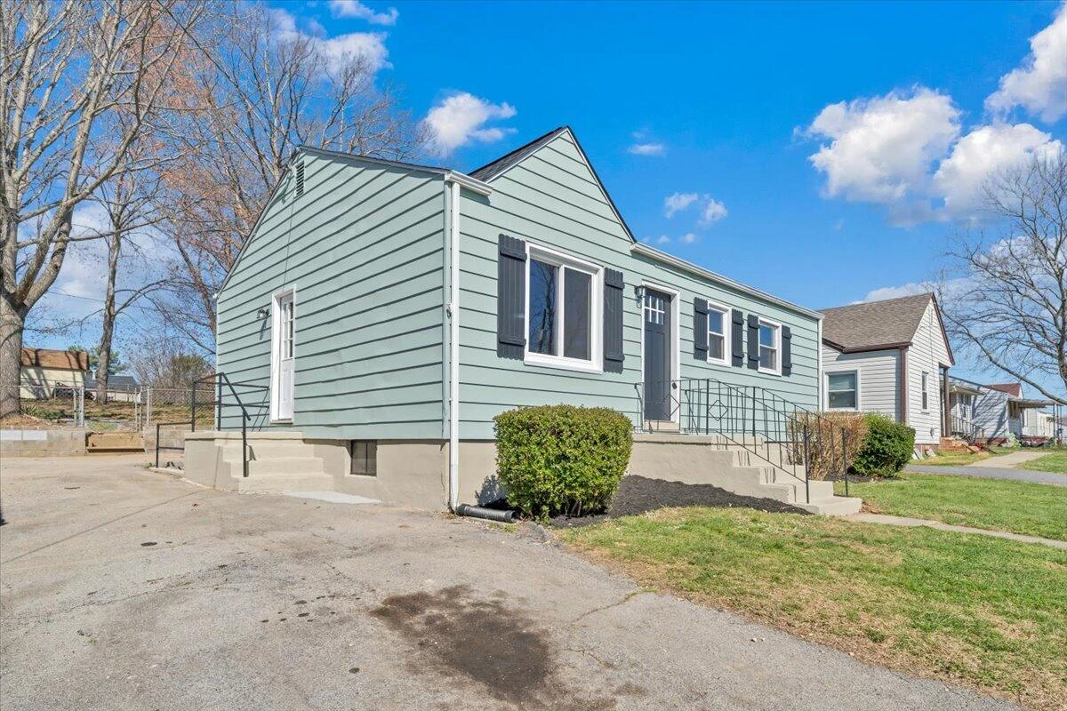 4117 Kentucky AVE NW - Photo 28