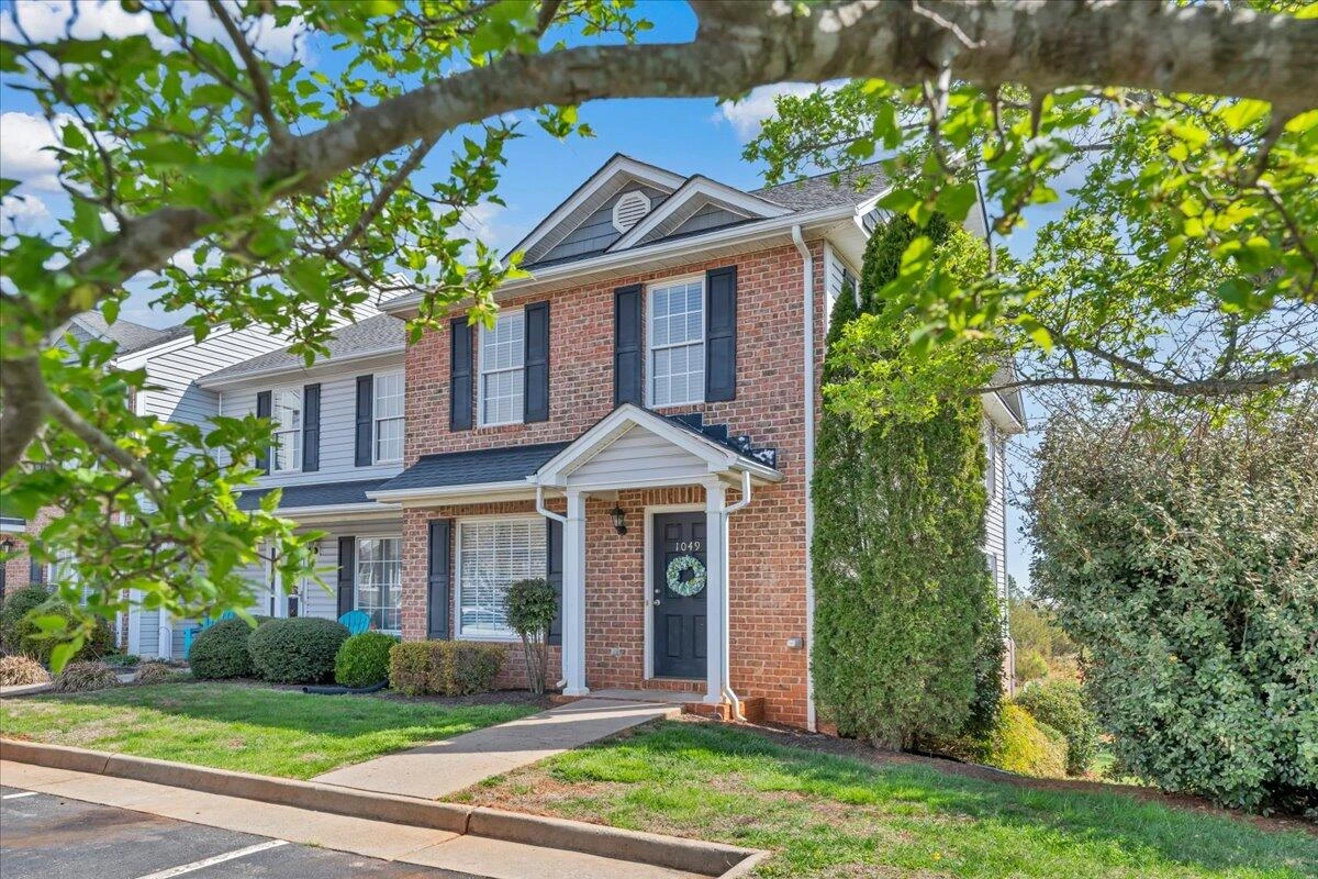 1049 Haymore DR