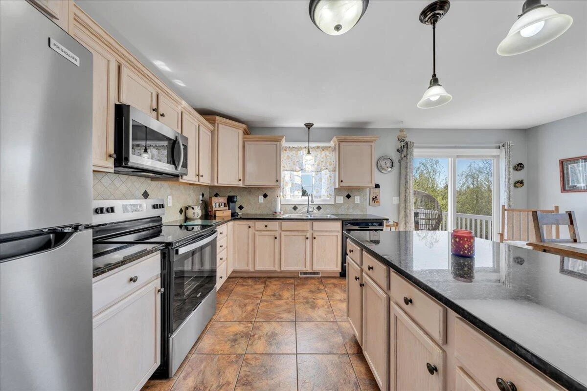 1049 Haymore DR - Photo 15