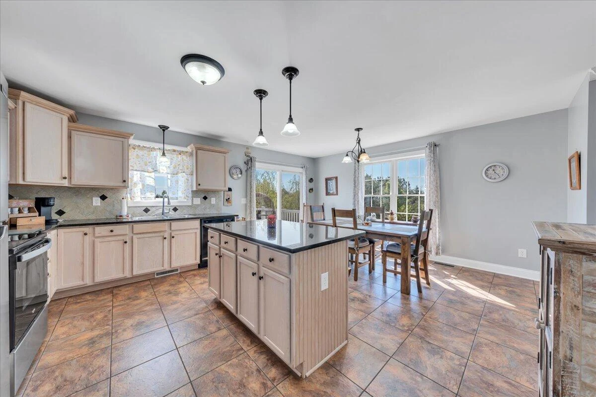 1049 Haymore DR - Photo 16
