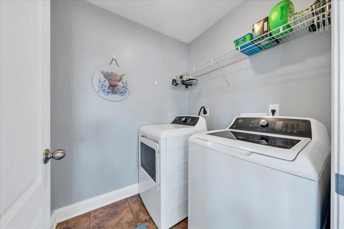 1049 Haymore DR - Photo 19