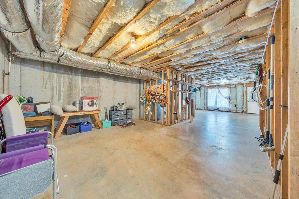 1049 Haymore DR - Photo 28