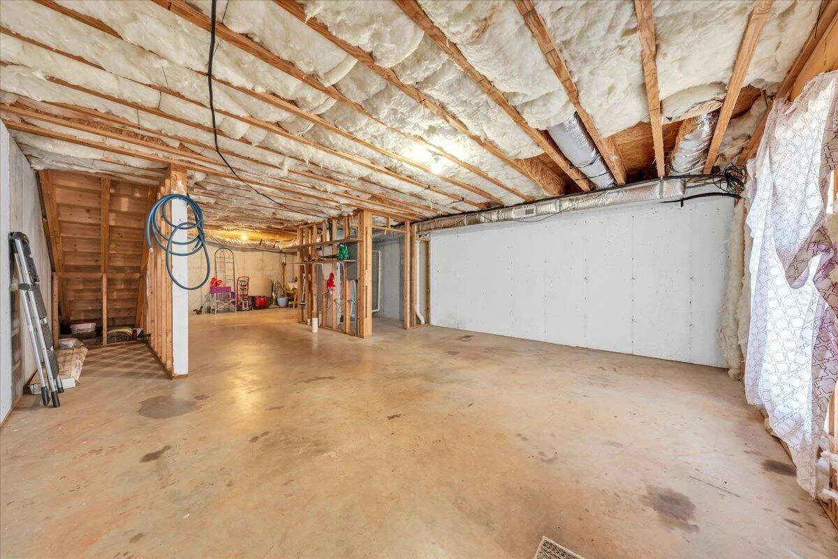 1049 Haymore DR - Photo 29