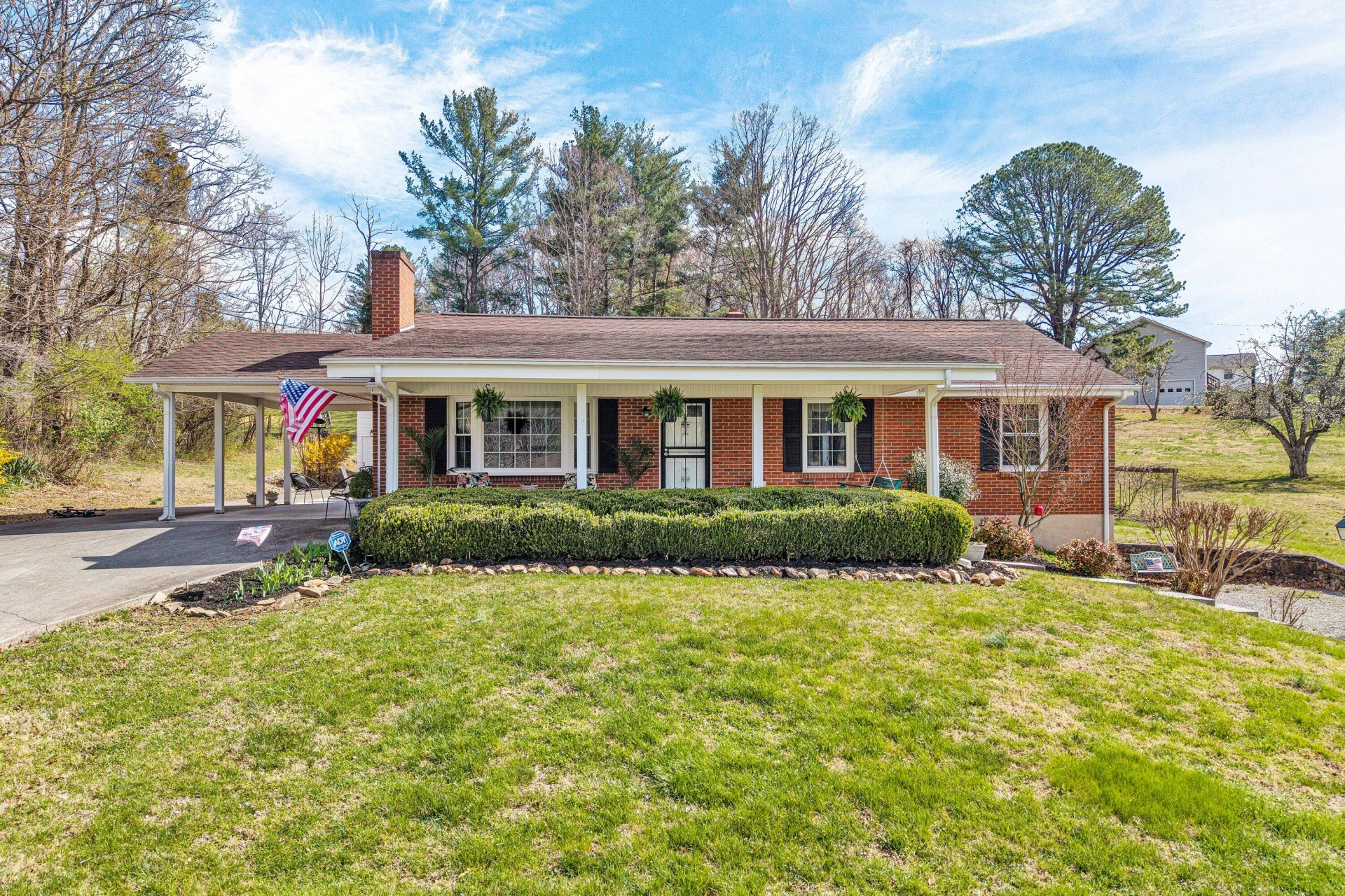 40 Fairfield LN