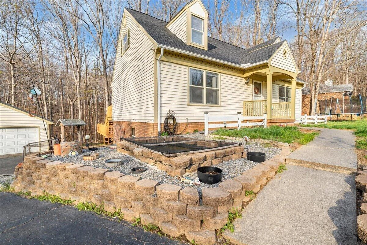 108 Concord CT - Photo 2