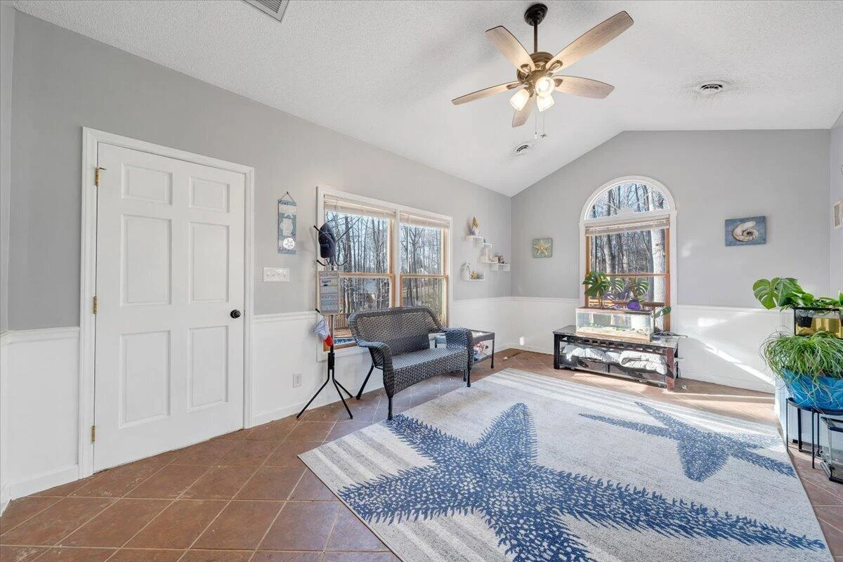 108 Concord CT - Photo 24