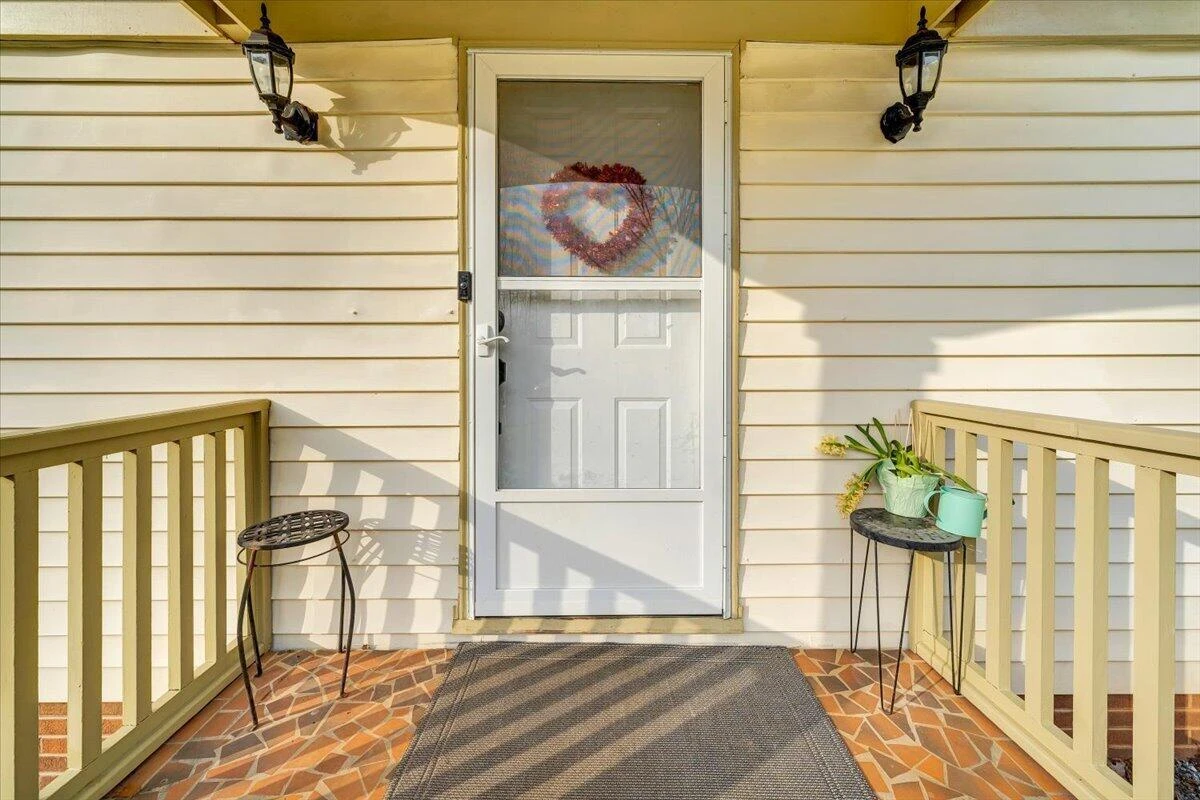 108 Concord CT - Photo 4