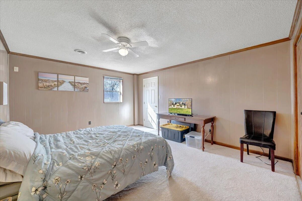 108 Concord CT - Photo 46