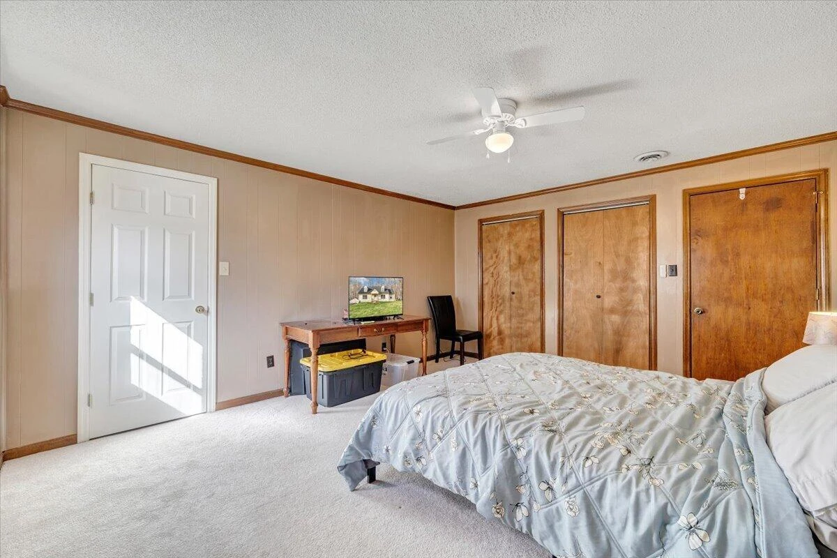 108 Concord CT - Photo 47
