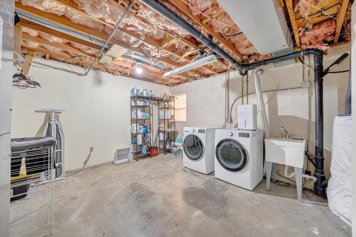108 Concord CT - Photo 48