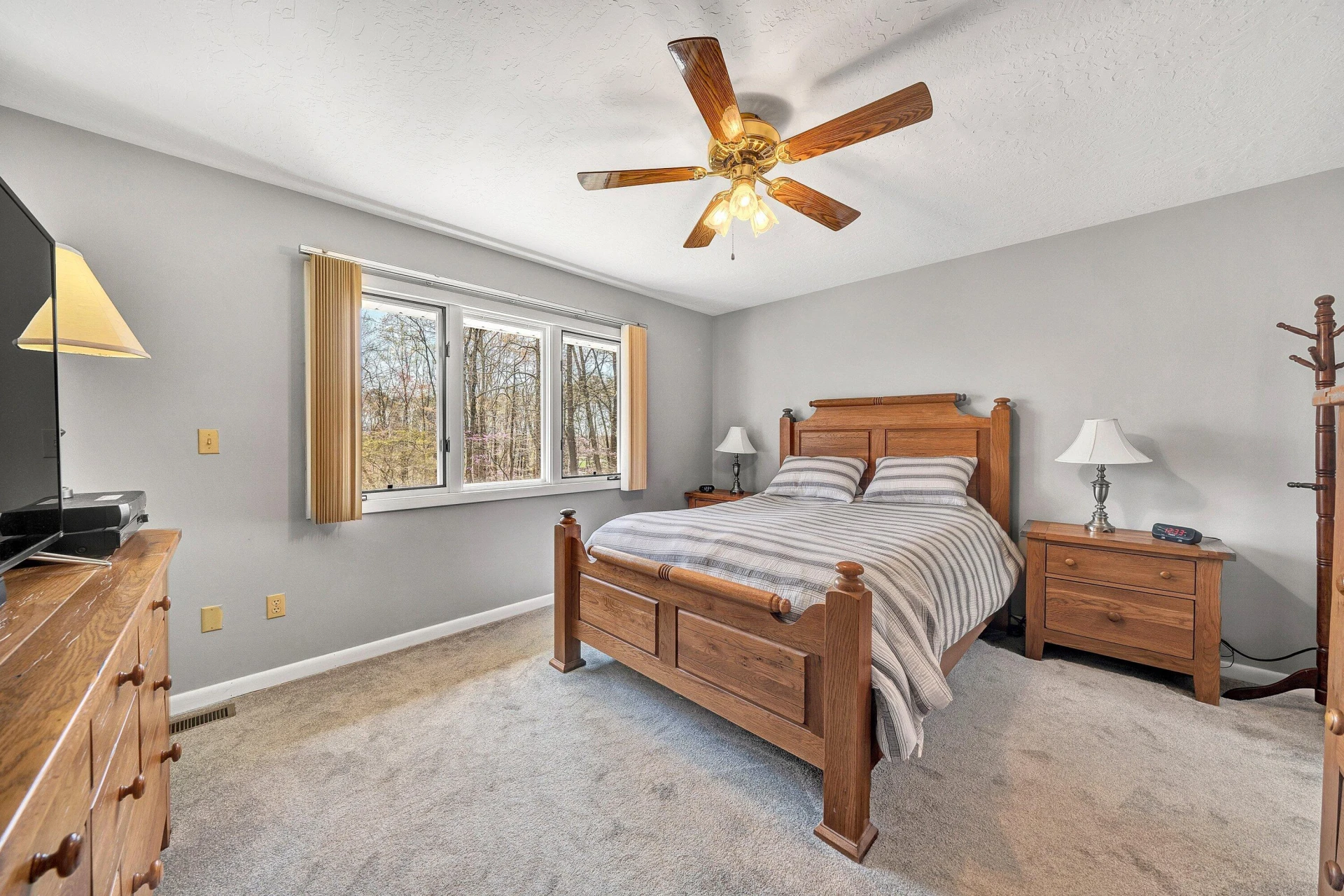 90 Middlecreek CT - Photo 32