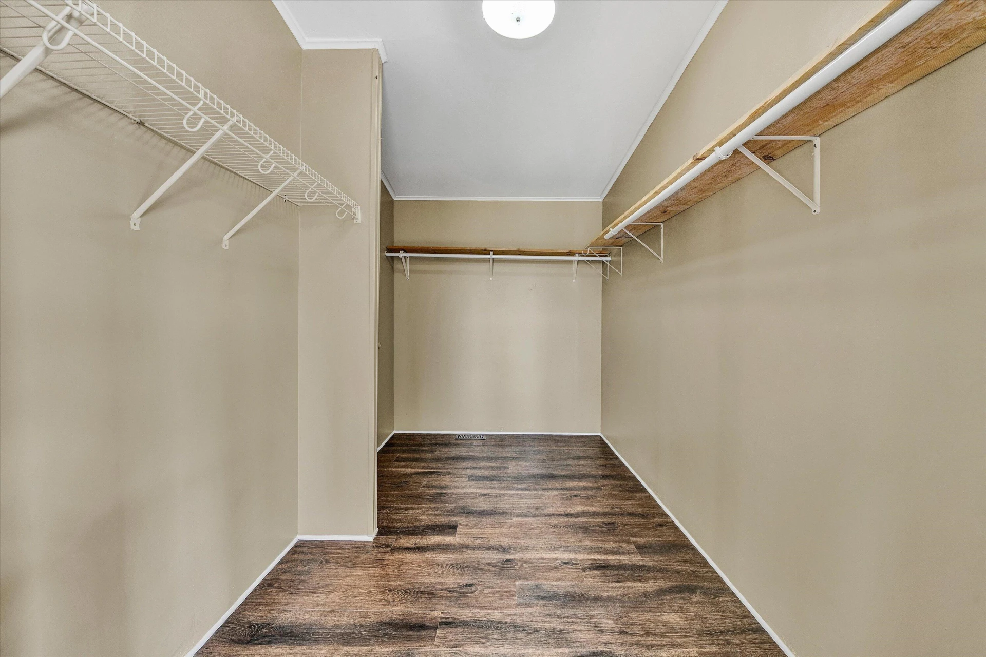 5555 DOE RUN RD - Photo 17