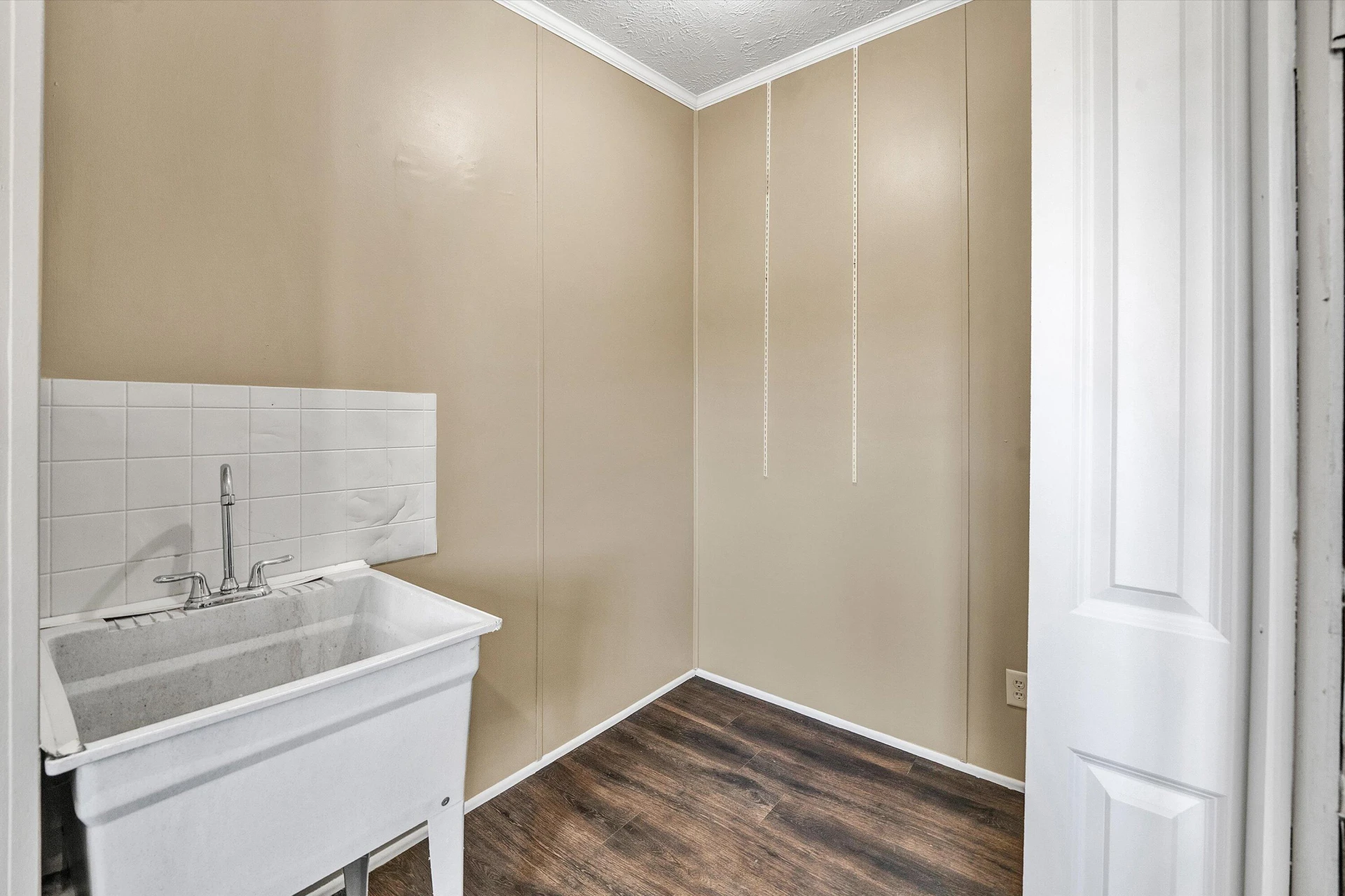 5555 DOE RUN RD - Photo 23