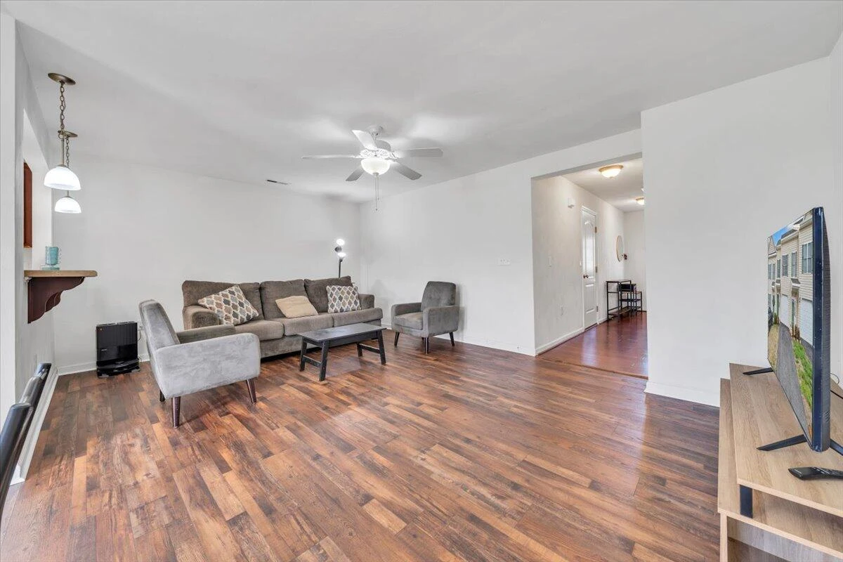 6810 Village Green DR - Photo 11