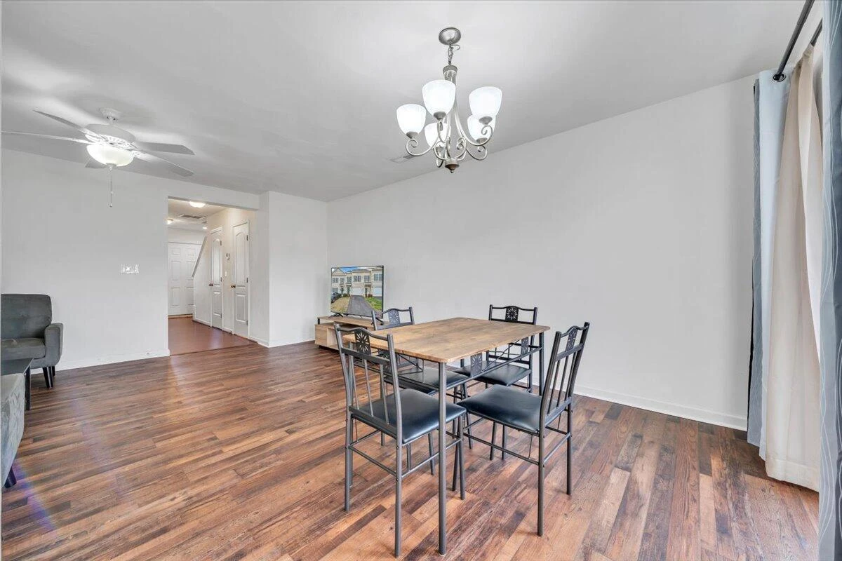 6810 Village Green DR - Photo 12
