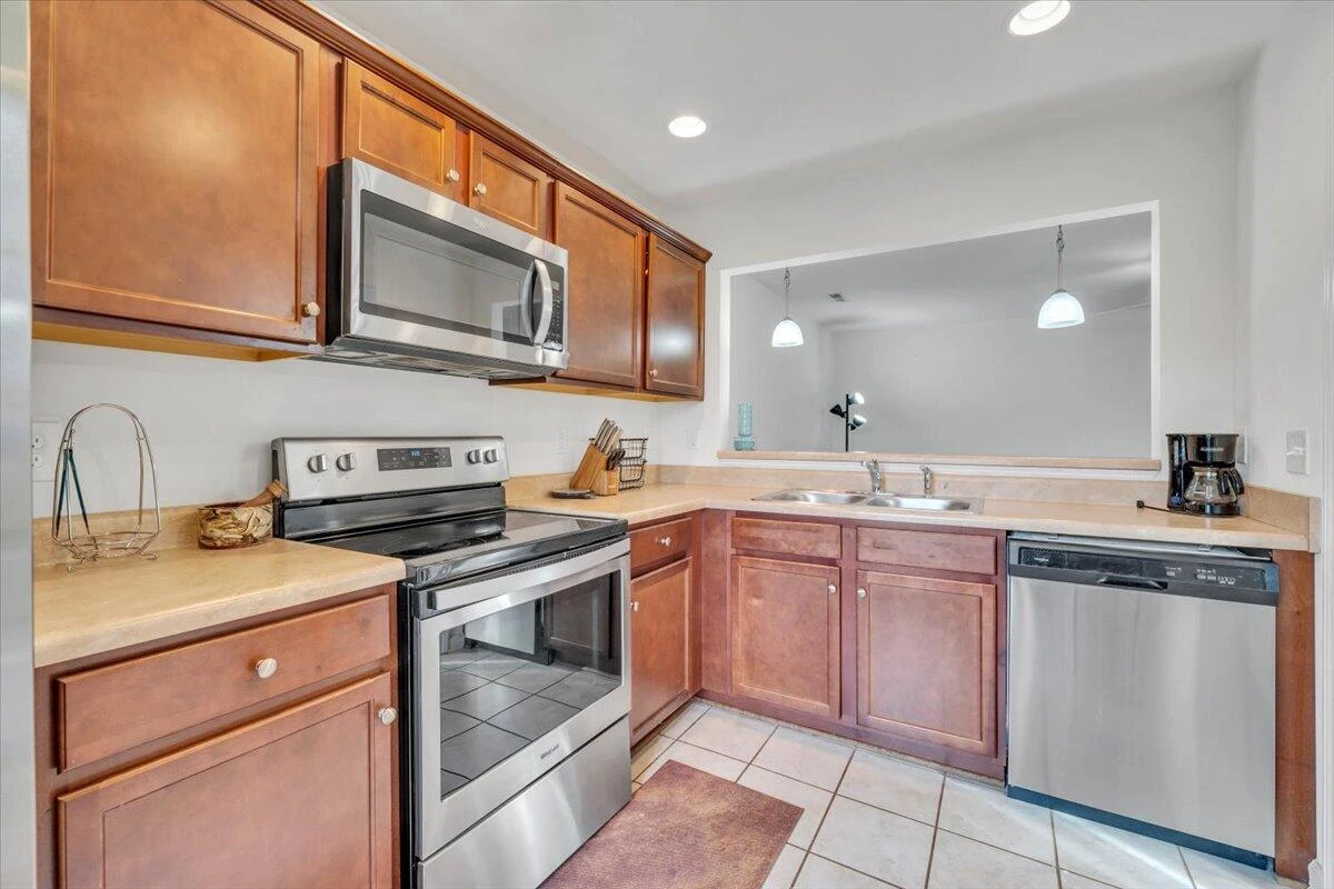 6810 Village Green DR - Photo 18