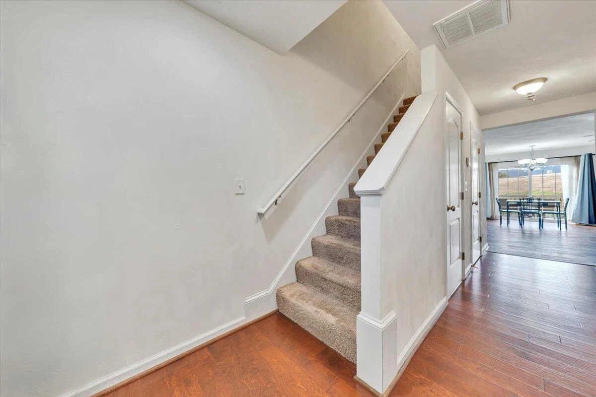 6810 Village Green DR - Photo 2