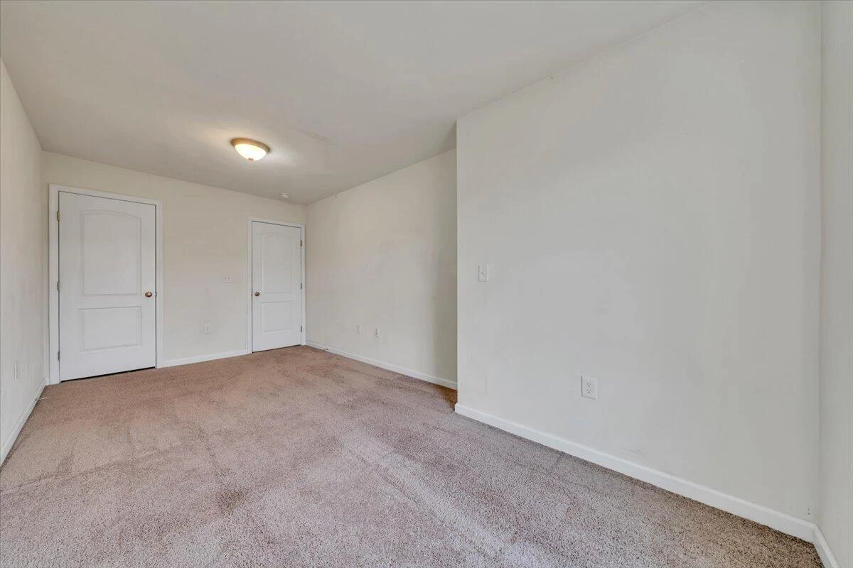 6810 Village Green DR - Photo 33