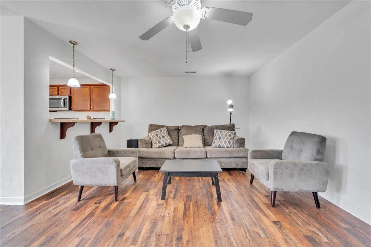 6810 Village Green DR - Photo 5