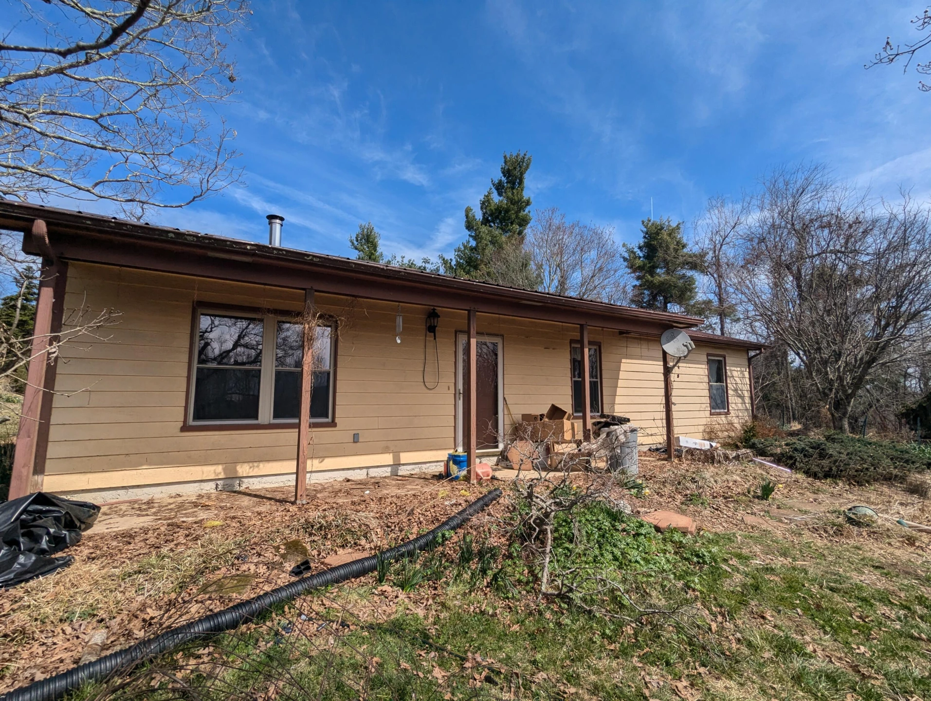8926 Valley DR SE