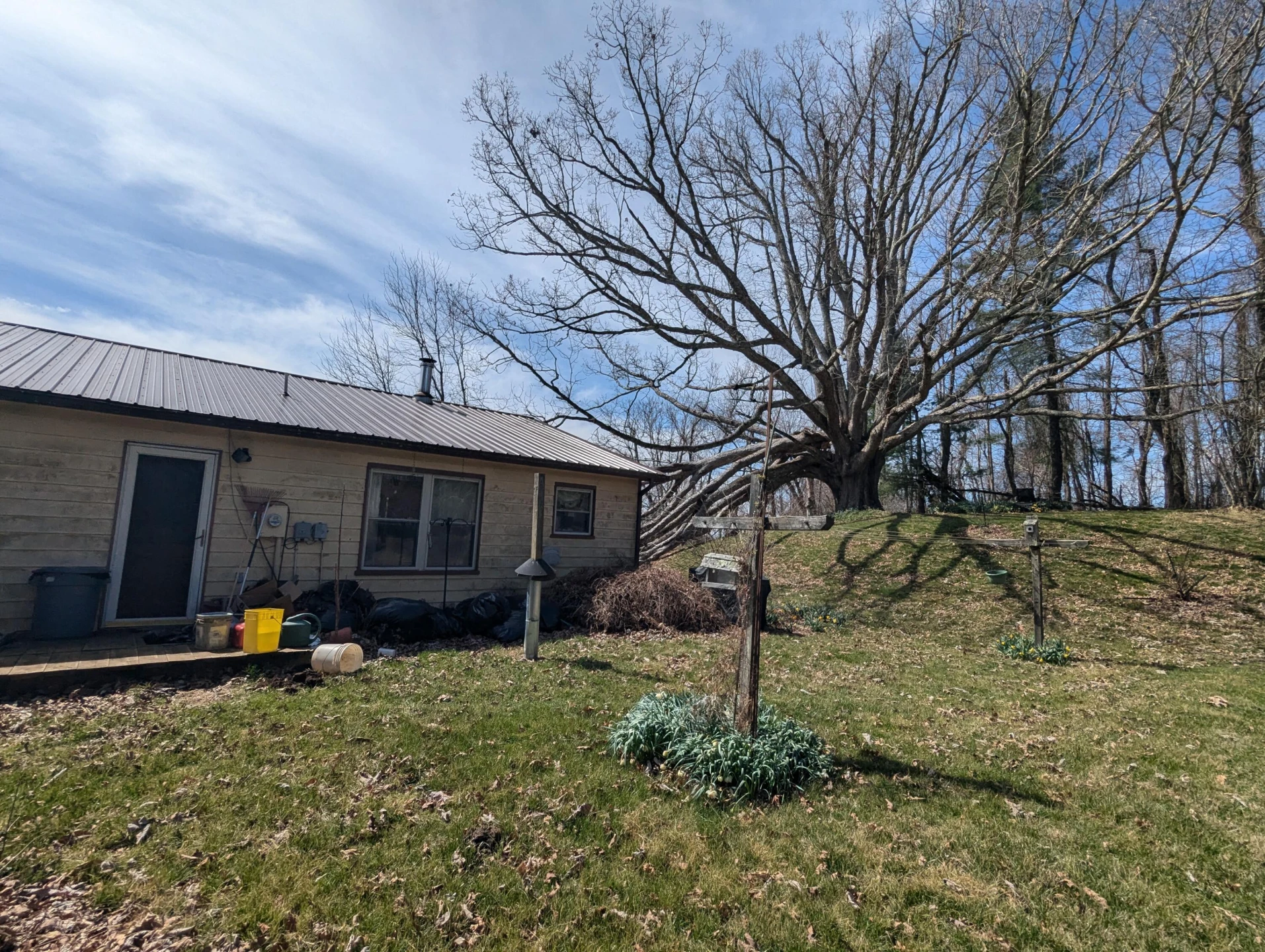 8926 Valley DR SE - Photo 28