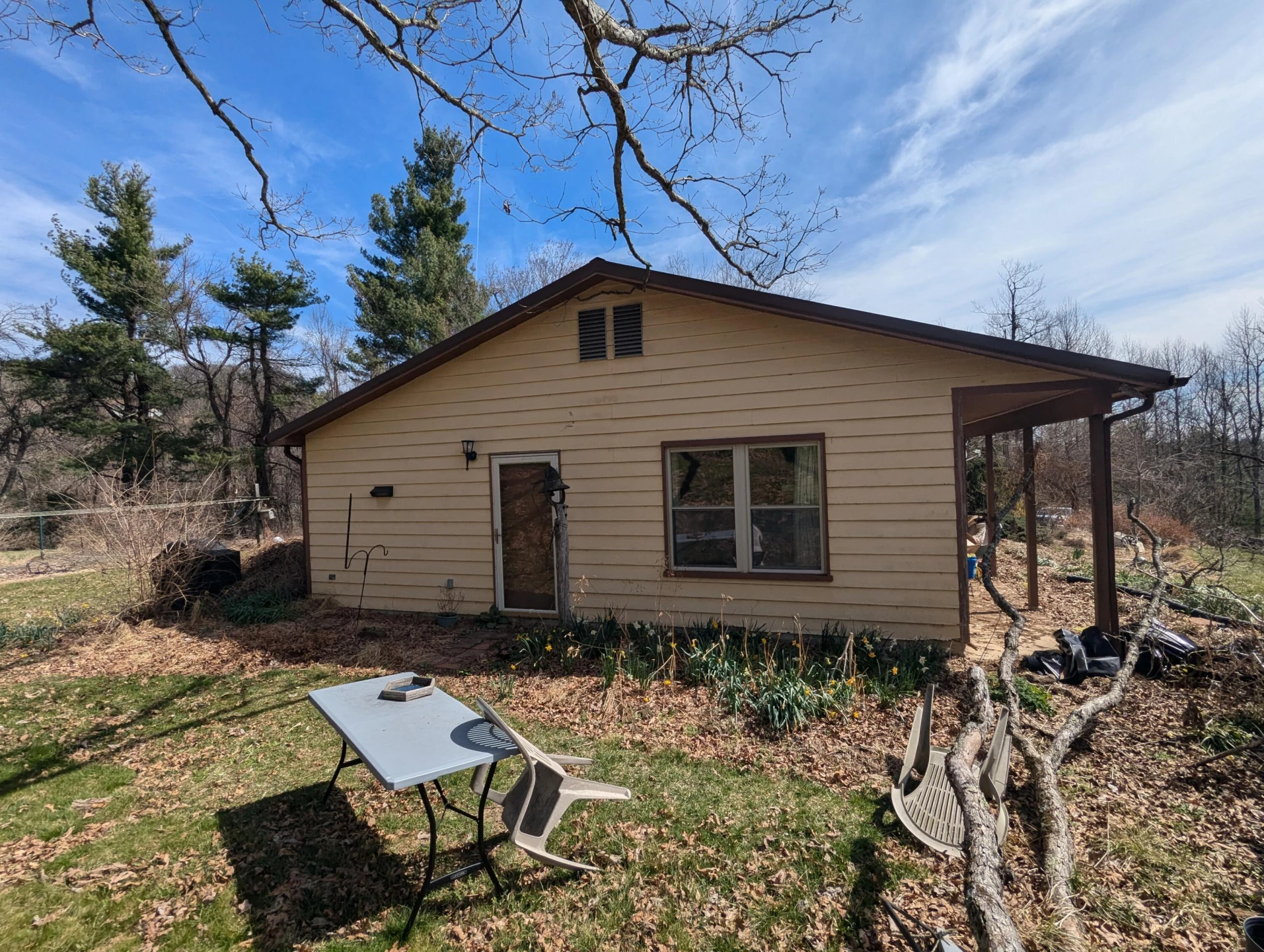 8926 Valley DR SE - Photo 3