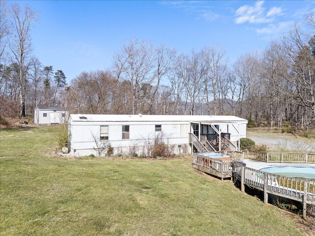1165 Crouch RD