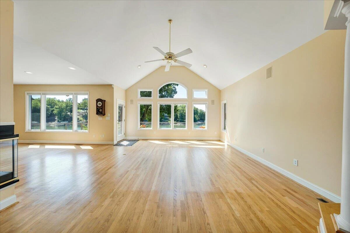 274 Village LN - Photo 18