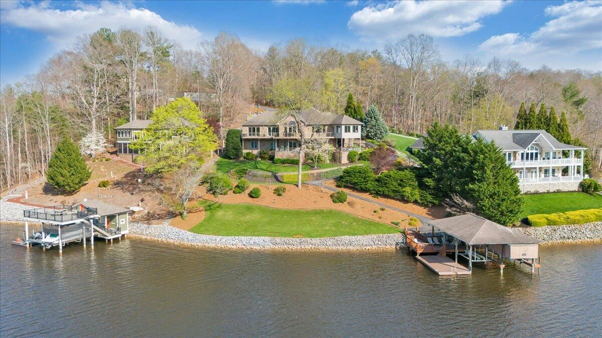 274 Village LN - Photo 3