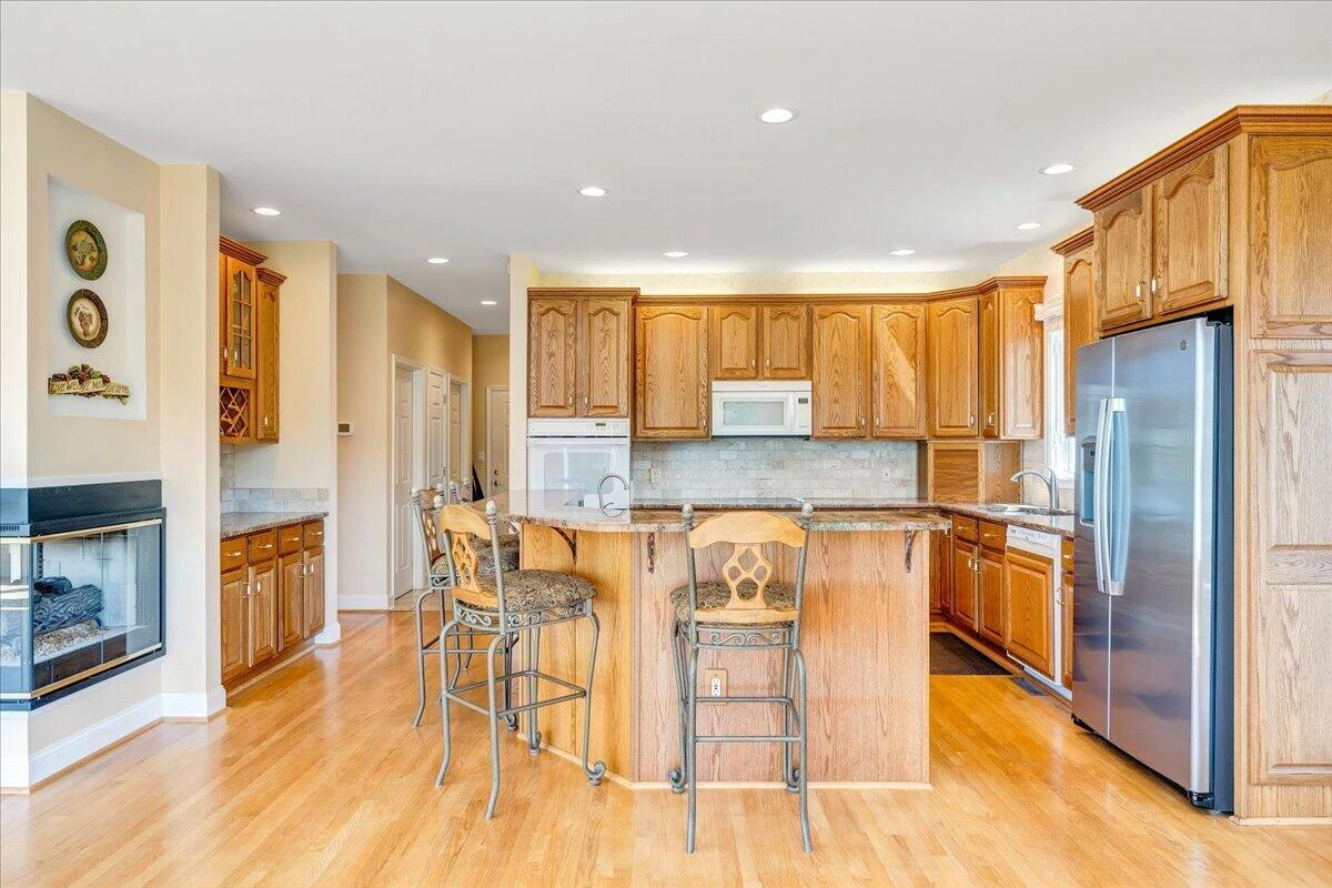 274 Village LN - Photo 32