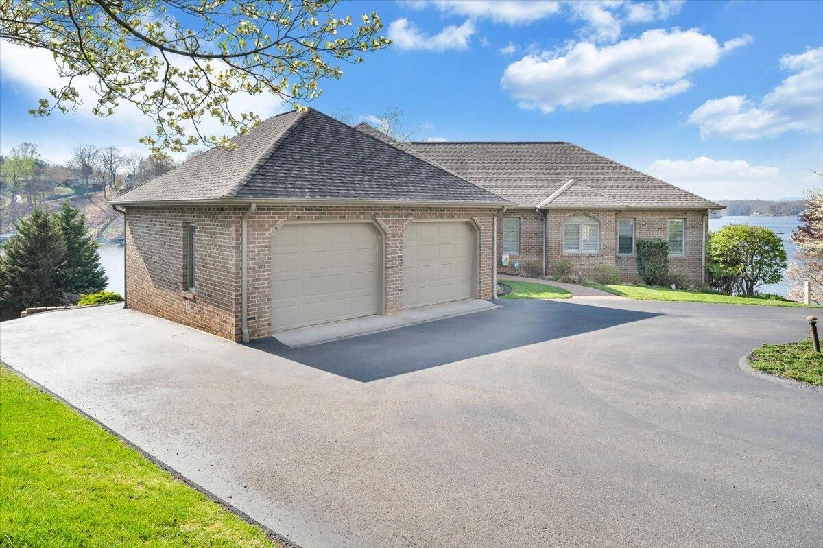 274 Village LN - Photo 9
