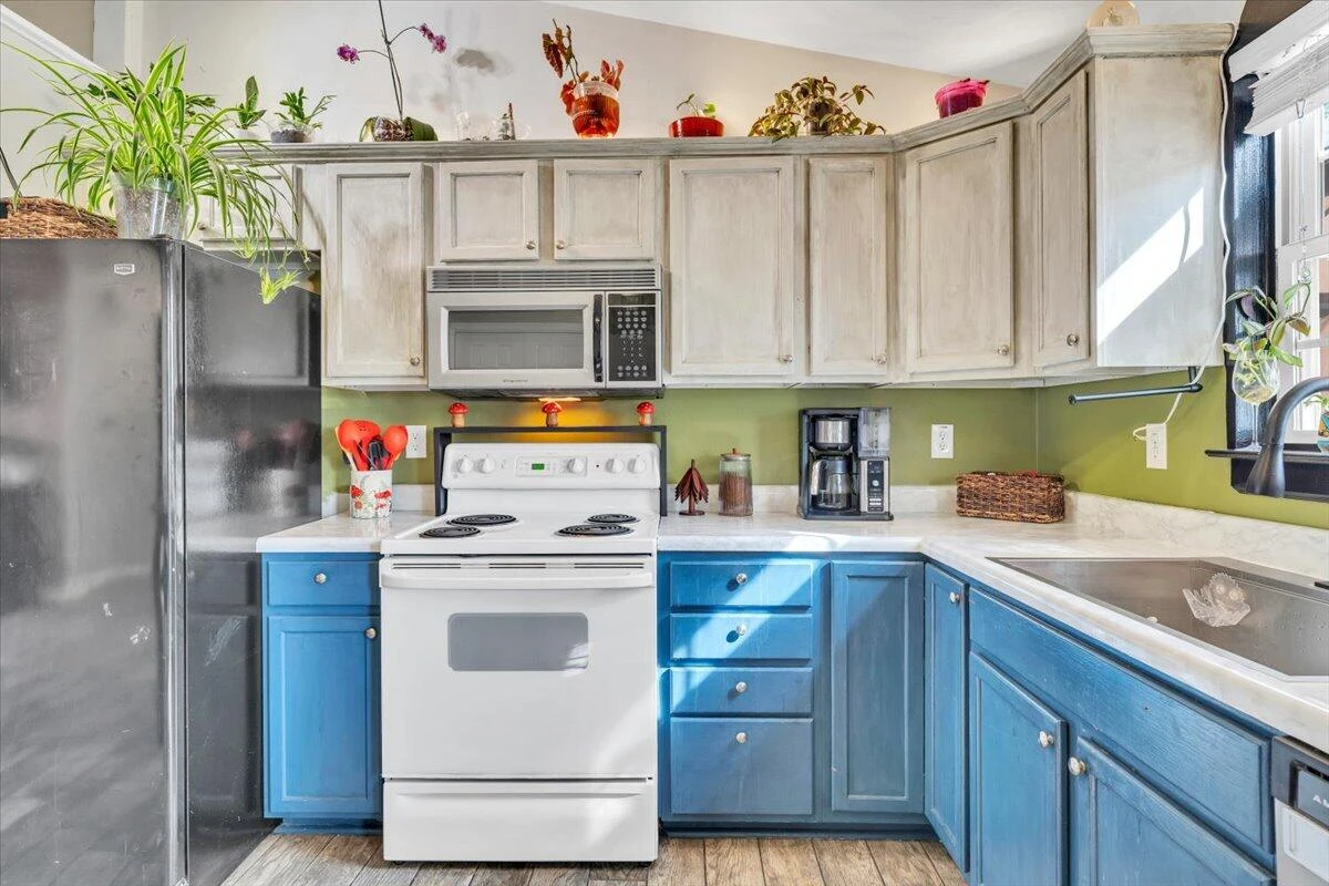 1697 Gordon AVE SE - Photo 12