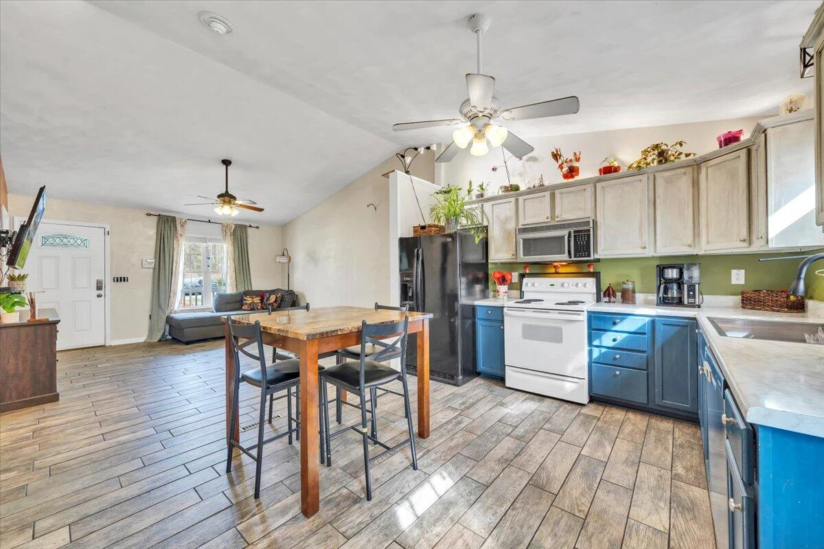 1697 Gordon AVE SE - Photo 14