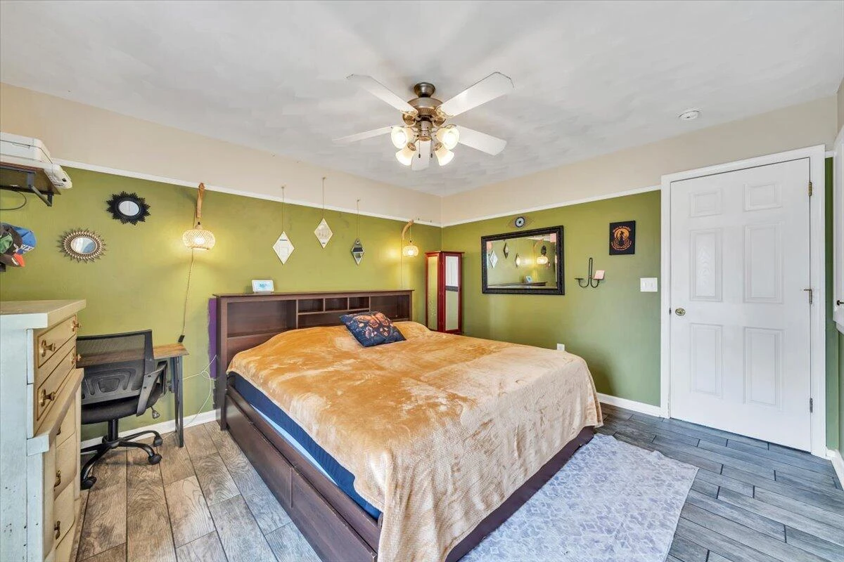 1697 Gordon AVE SE - Photo 17