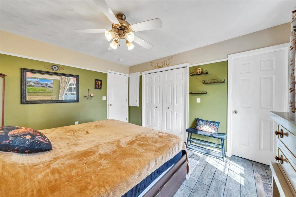 1697 Gordon AVE SE - Photo 18