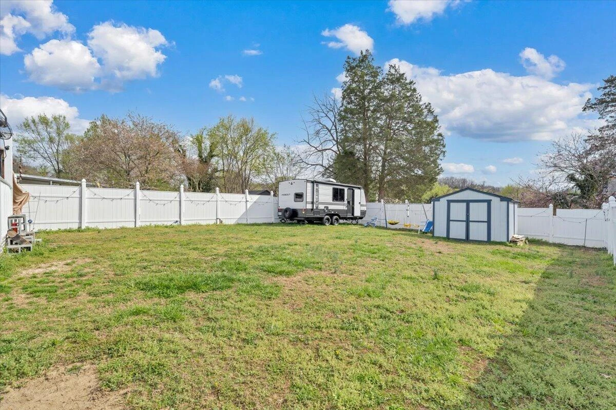 1697 Gordon AVE SE - Photo 29