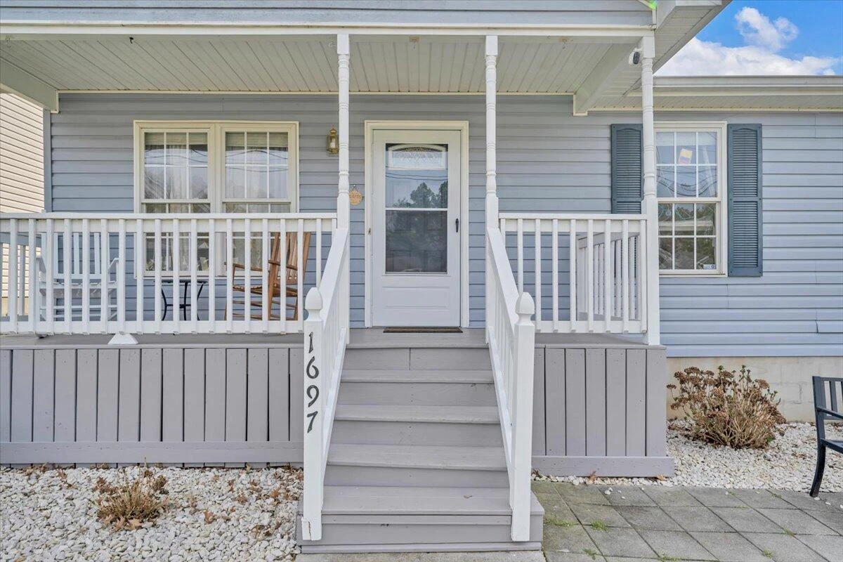 1697 Gordon AVE SE - Photo 4