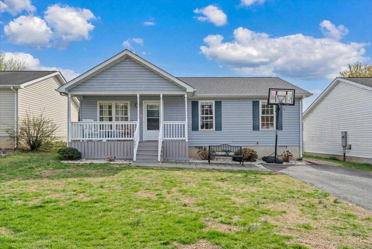 1697 Gordon AVE SE - Photo 33