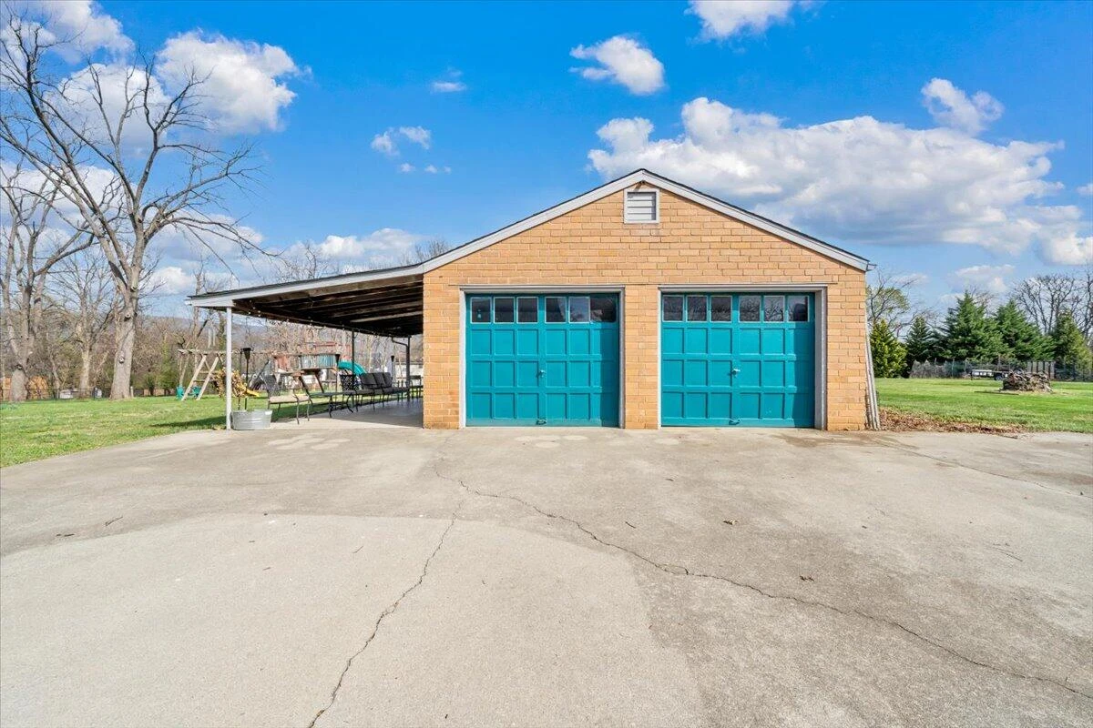 1311 Penley BLVD - Photo 51