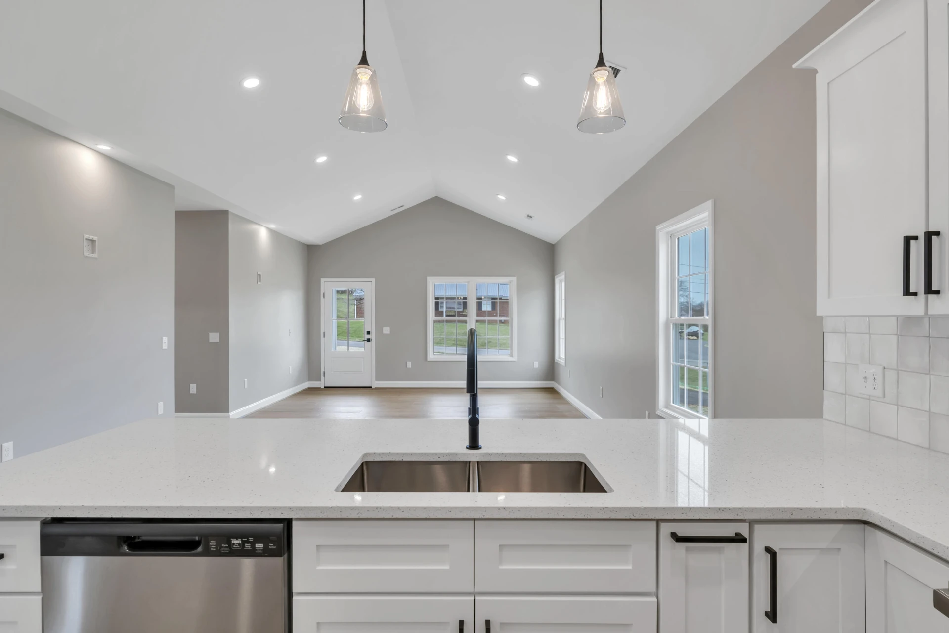 35 Rosamae DR - Photo 15