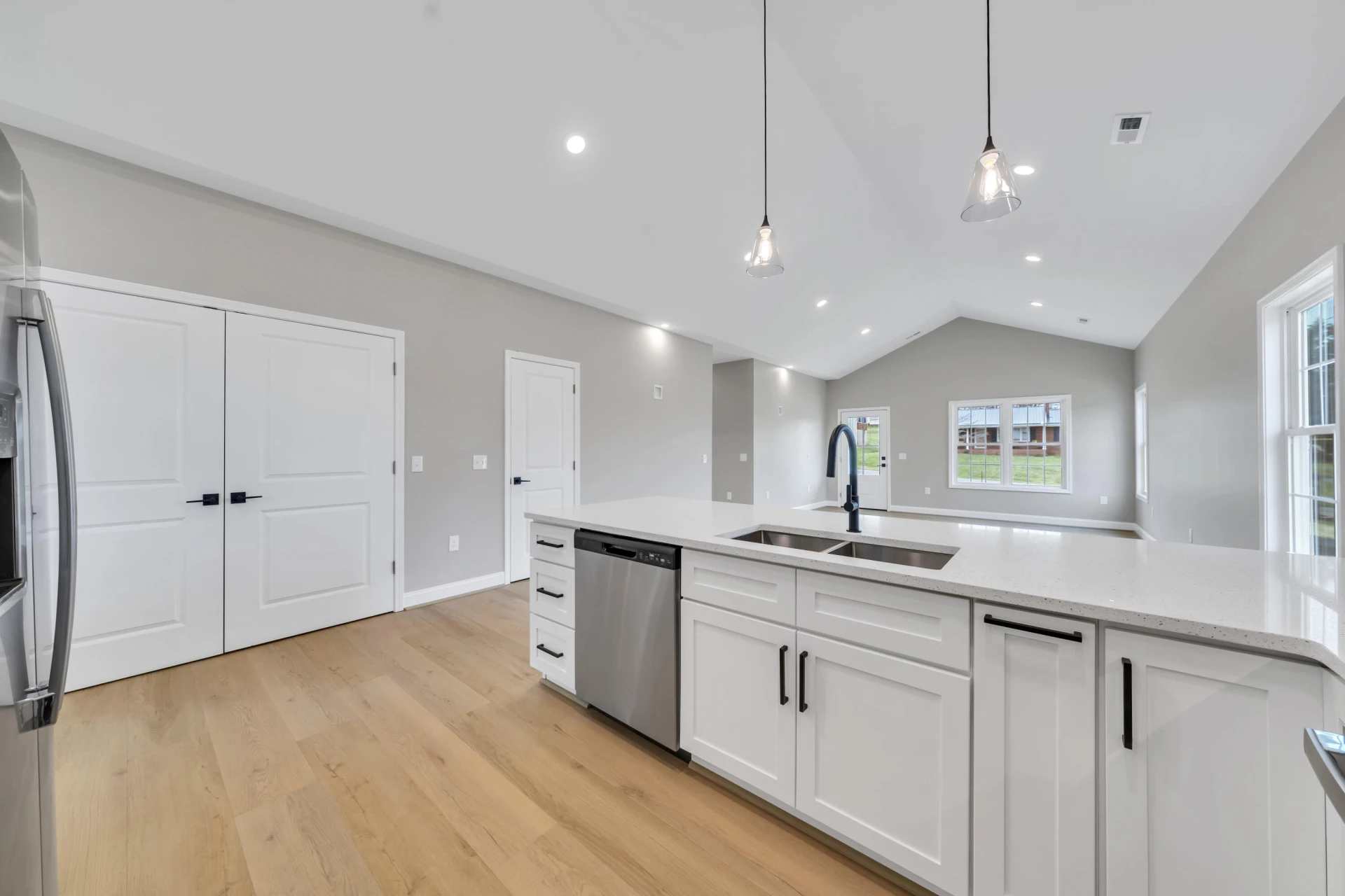 35 Rosamae DR - Photo 16