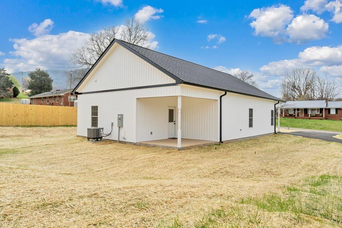 35 Rosamae DR - Photo 32